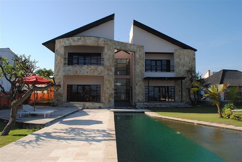 Suarti Resort, Villas & Gallery Ketewel Exterior foto