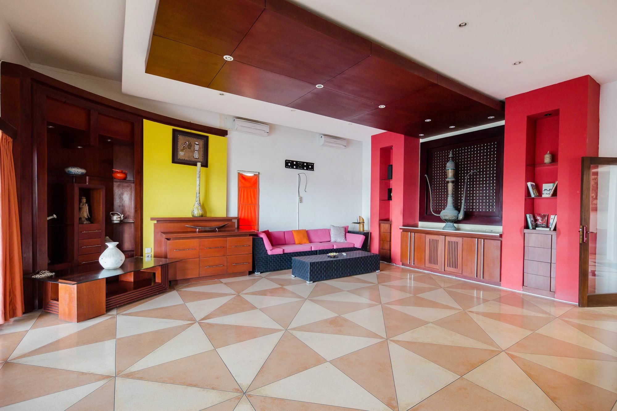 Suarti Resort, Villas & Gallery Ketewel Exterior foto